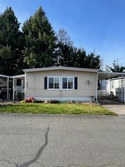 445 Ashwood Drive, Grants Pass, OR 97526