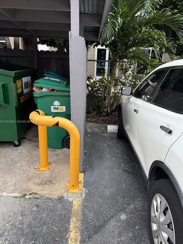 8101 SW 72 AV 214W, Miami, FL 33143