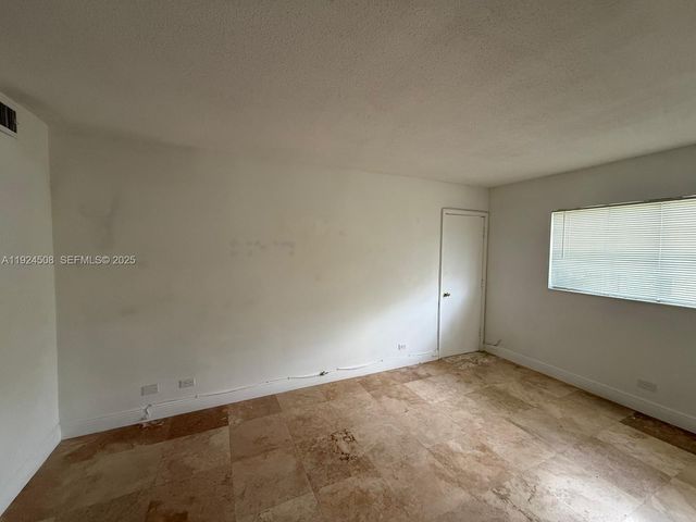 8101 SW 72 AV 214W, Miami, FL 33143