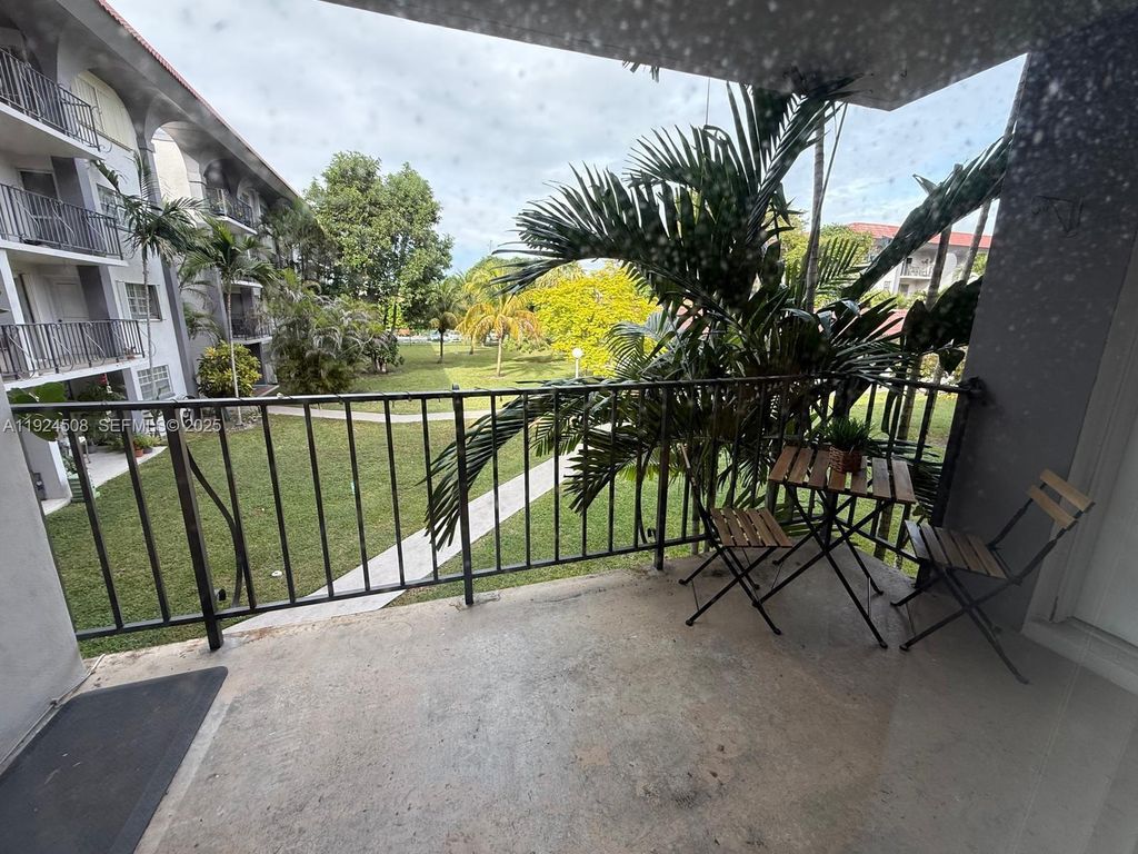 8101 SW 72 AV 214W, Miami, FL 33143