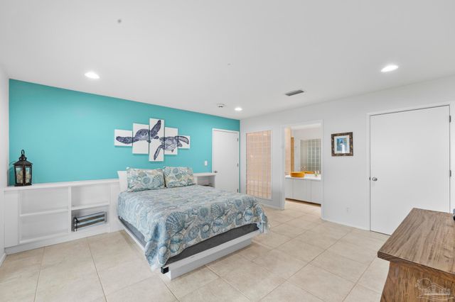 208 Sabine Dr, Pensacola Beach, FL 32561