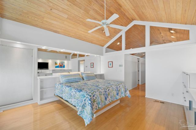 208 Sabine Dr, Pensacola Beach, FL 32561