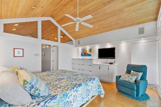 208 Sabine Dr, Pensacola Beach, FL 32561