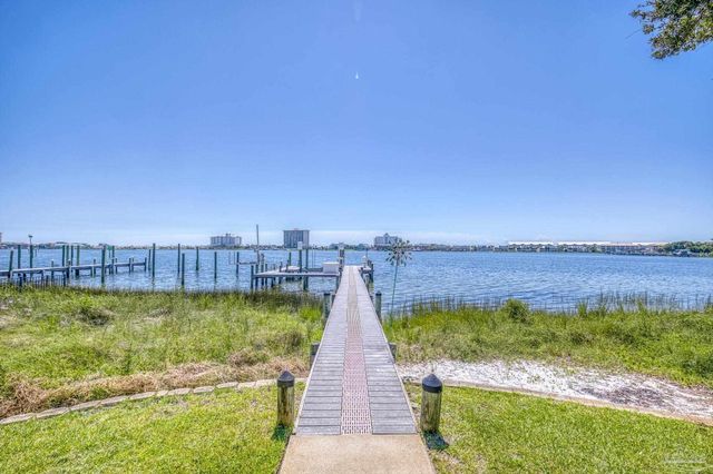208 Sabine Dr, Pensacola Beach, FL 32561