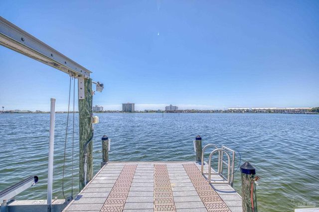 208 Sabine Dr, Pensacola Beach, FL 32561