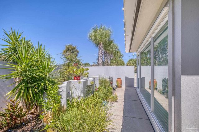 208 Sabine Dr, Pensacola Beach, FL 32561