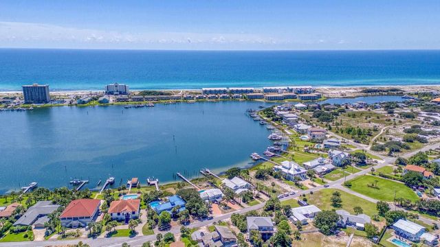 208 Sabine Dr, Pensacola Beach, FL 32561