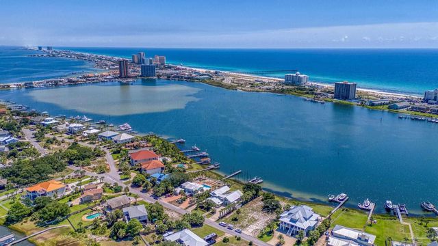 208 Sabine Dr, Pensacola Beach, FL 32561