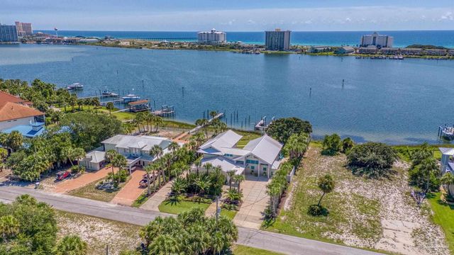 208 Sabine Dr, Pensacola Beach, FL 32561