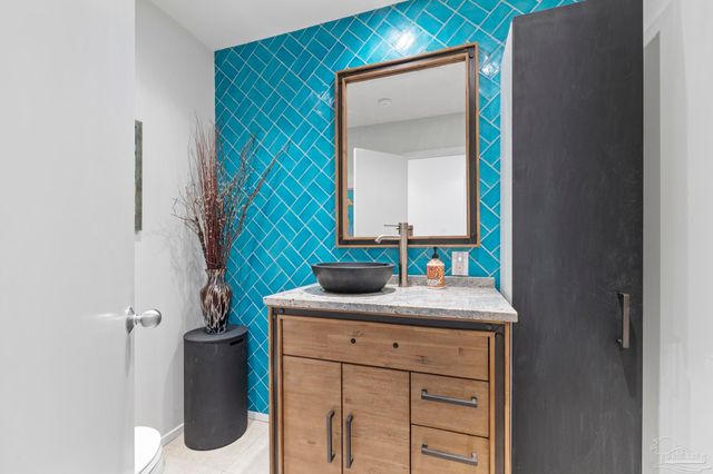 208 Sabine Dr, Pensacola Beach, FL 32561