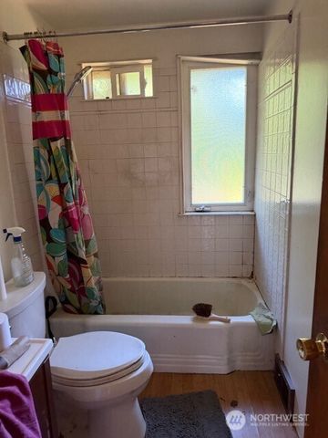 1715 146th Avenue SE, Bellevue, WA 98007