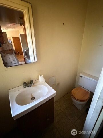 1715 146th Avenue SE, Bellevue, WA 98007