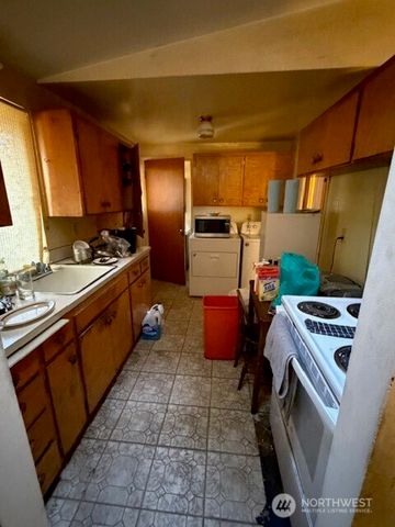 1715 146th Avenue SE, Bellevue, WA 98007
