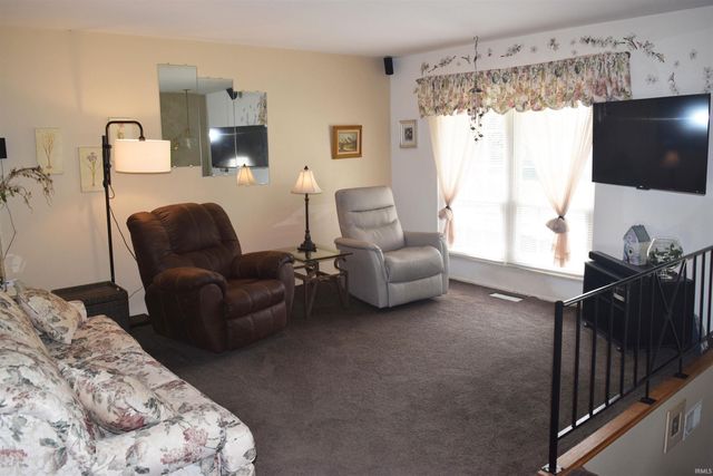 811 Hartford Court, Evansville, IN 47710