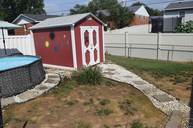 811 Hartford Court, Evansville, IN 47710