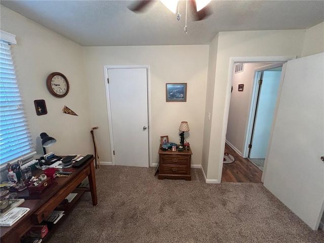 1833 N Cedar Street, Nevada, MO 64772