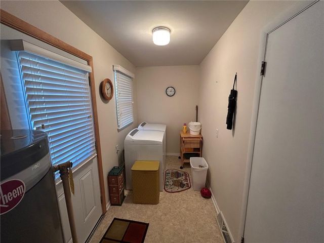 1833 N Cedar Street, Nevada, MO 64772