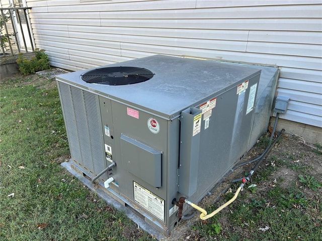 1833 N Cedar Street, Nevada, MO 64772