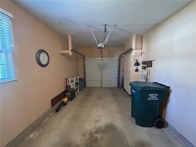 1833 N Cedar Street, Nevada, MO 64772