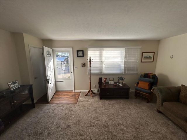 1833 N Cedar Street, Nevada, MO 64772