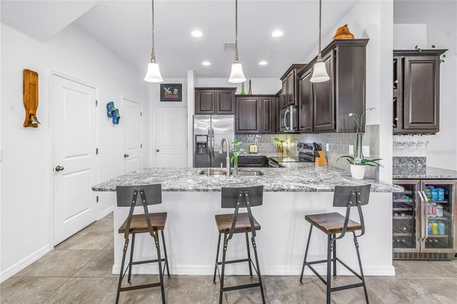 5284 6TH WAY N, St Petersburg, FL 33703