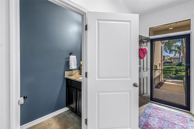 5284 6TH WAY N, St Petersburg, FL 33703