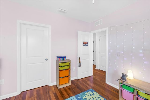 5284 6TH WAY N, St Petersburg, FL 33703