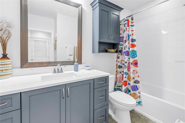 5284 6TH WAY N, St Petersburg, FL 33703