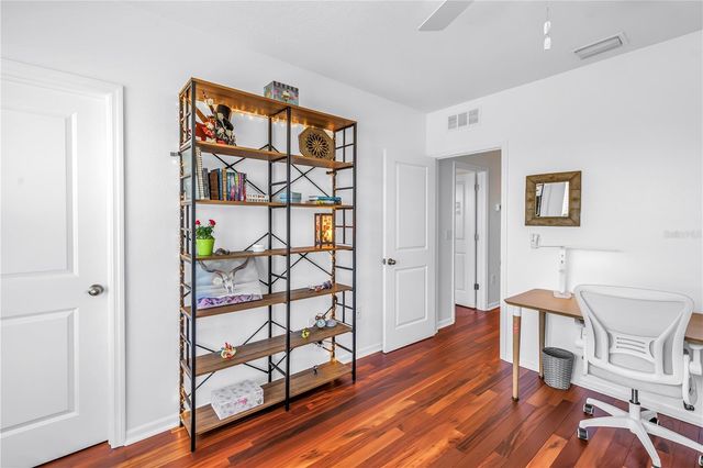 5284 6TH WAY N, St Petersburg, FL 33703