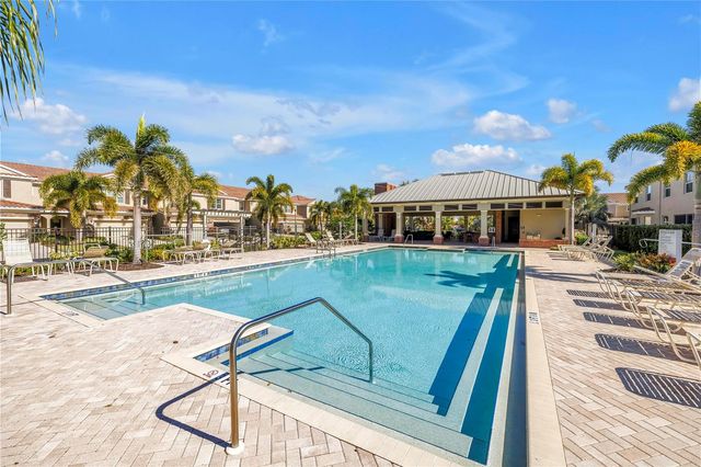 5284 6TH WAY N, St Petersburg, FL 33703