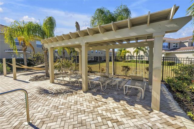 5284 6TH WAY N, St Petersburg, FL 33703