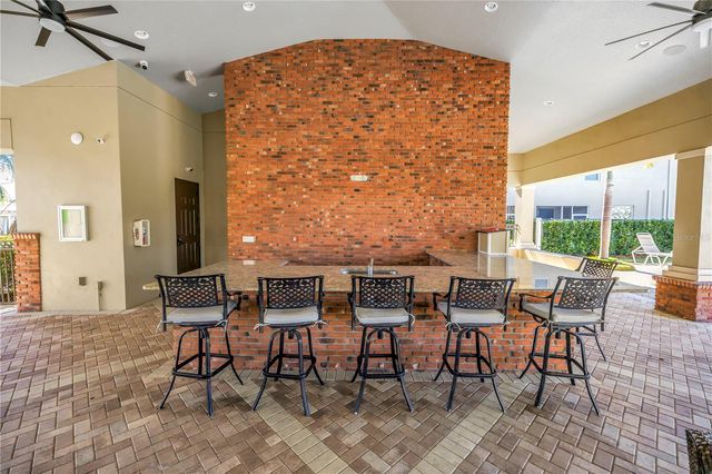 5284 6TH WAY N, St Petersburg, FL 33703