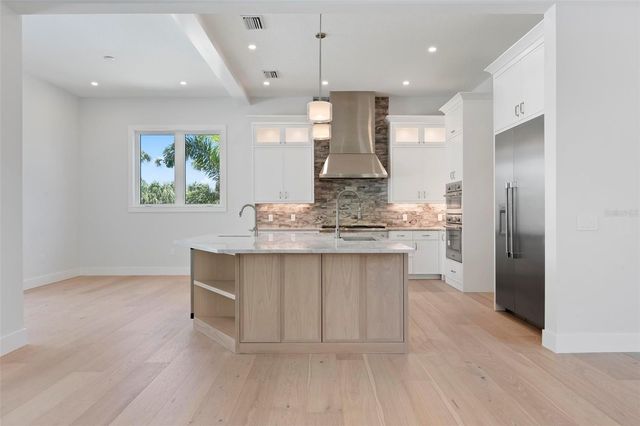 533 VENICE LANE, Sarasota, FL 34242