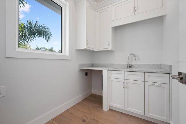 533 VENICE LANE, Sarasota, FL 34242