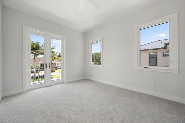 533 VENICE LANE, Sarasota, FL 34242