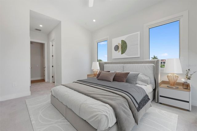 533 VENICE LANE, Sarasota, FL 34242
