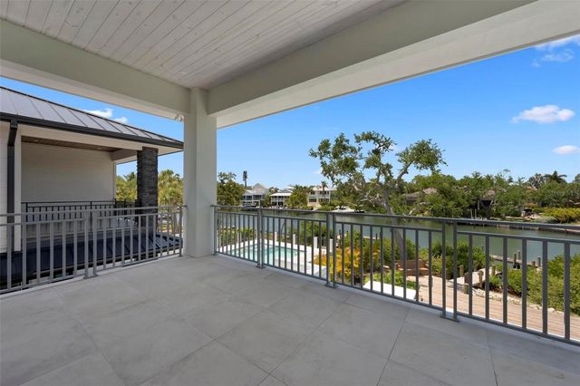 533 VENICE LANE, Sarasota, FL 34242