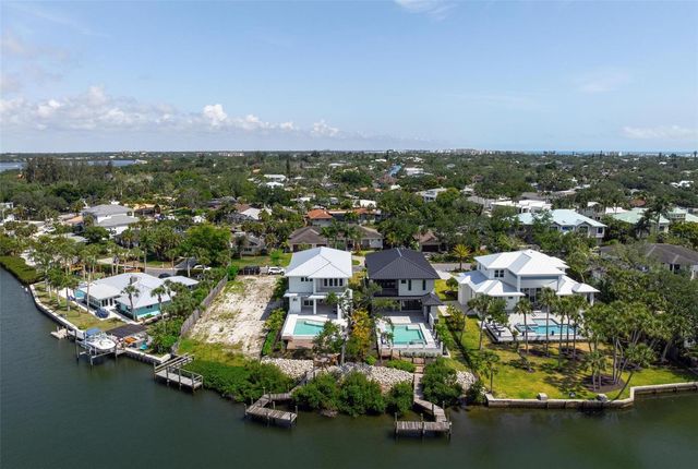 533 VENICE LANE, Sarasota, FL 34242