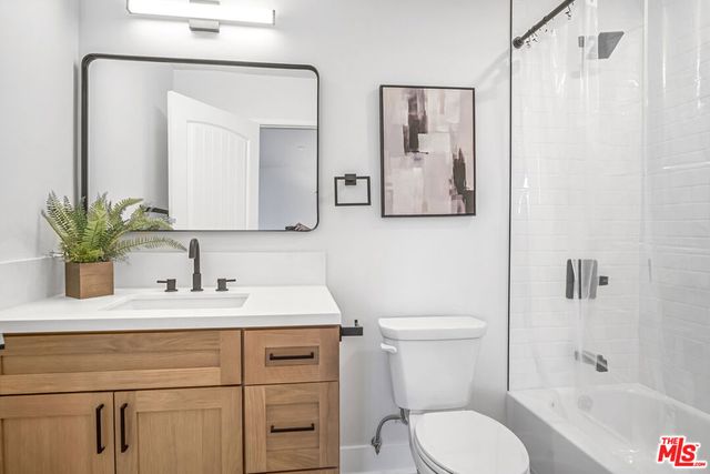 10035 S Western Avenue 4, Los Angeles, CA 90047