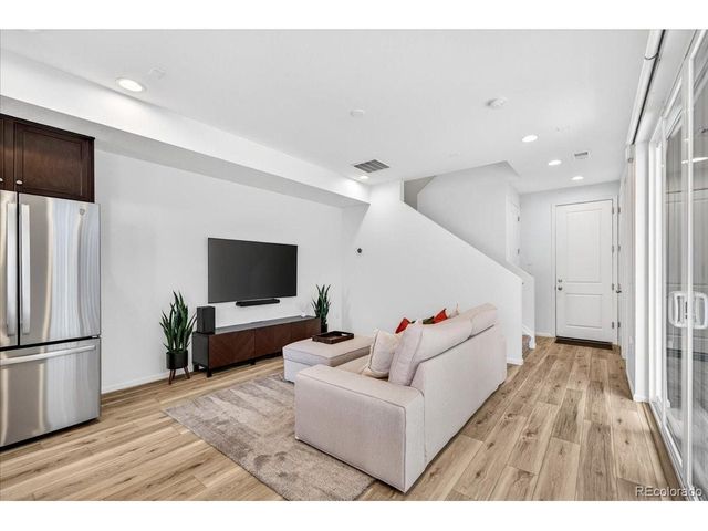 46 N Trussville St, Aurora, CO 80018