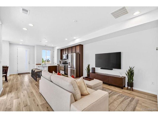 46 N Trussville St, Aurora, CO 80018
