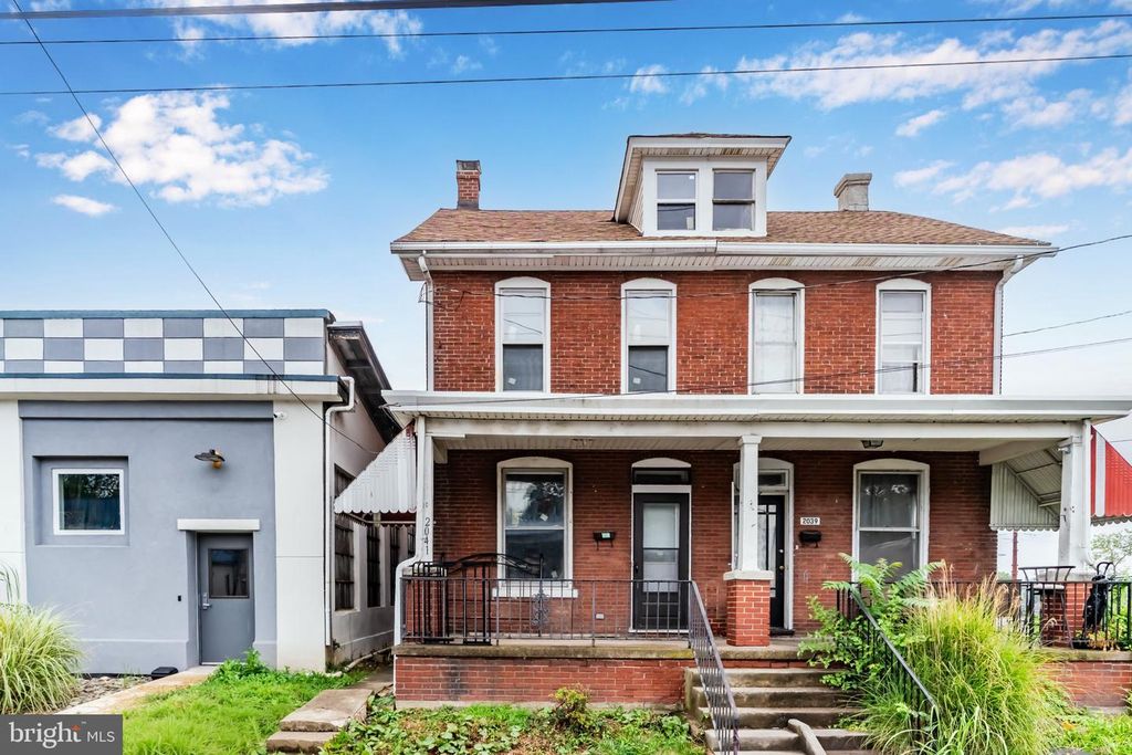 2041 GREENWOOD ST, Harrisburg, PA 17104