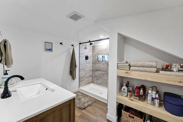 4323 E Cleveland Ave, Spokane, WA 99217