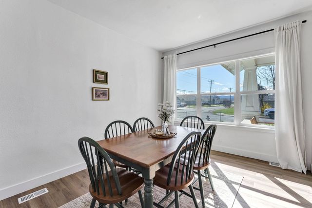 4323 E Cleveland Ave, Spokane, WA 99217