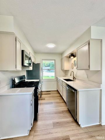 5927 S Phyllis Court, Bloomington, IN 47403