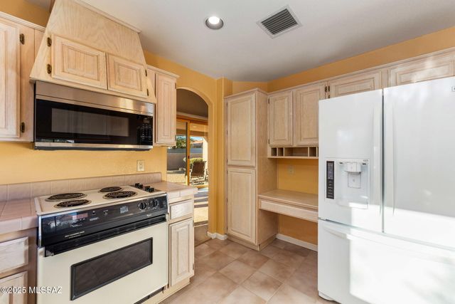 37388 S Blackfoot Drive, Saddlebrooke, AZ 85739