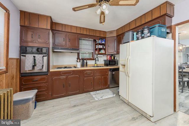 100 LINDERMAN AVE, Cherry Hill, NJ 08002