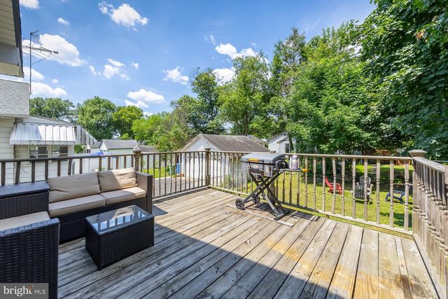 100 LINDERMAN AVE, Cherry Hill, NJ 08002
