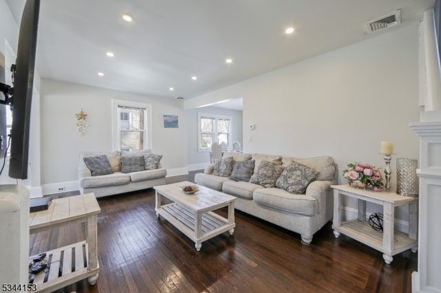 539 Kenwood Pl, Teaneck Twp., NJ 07666