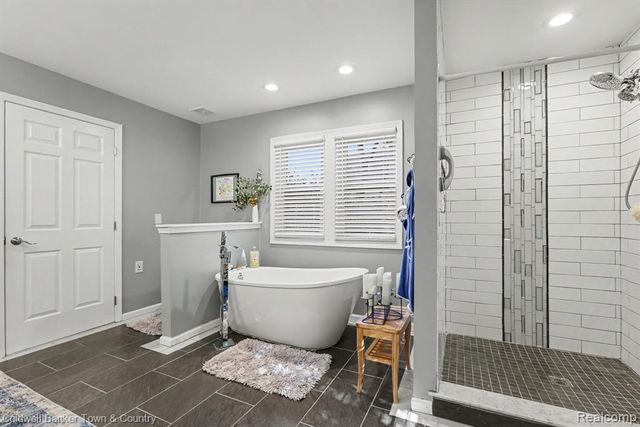 10802 Charring Cross Circle, Whitmore Lake, MI 48189